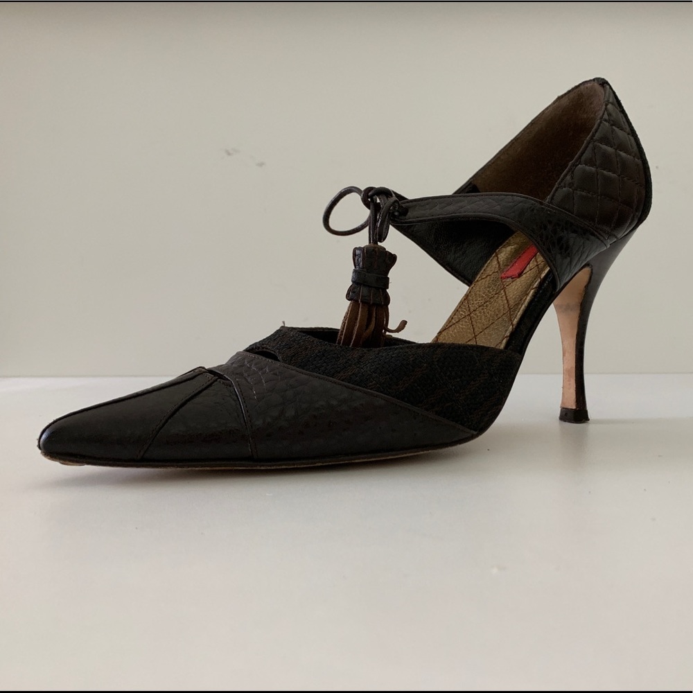Carolina Herrera Pointed Toe Pumps